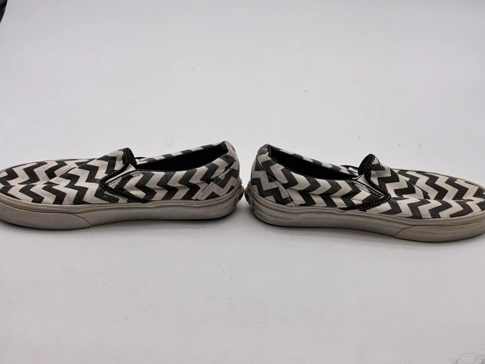 Vans Classic Slip-On Black White Chevron Zig Zag Canvas Shoes Men’s 6 Womens 7.5